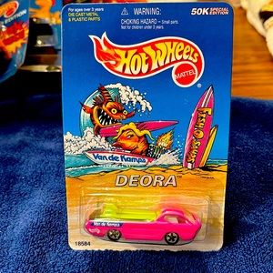 1997 Mattel Hot Wheels Fish-o-Saurus (Van de Kamp’s) Deora pink car